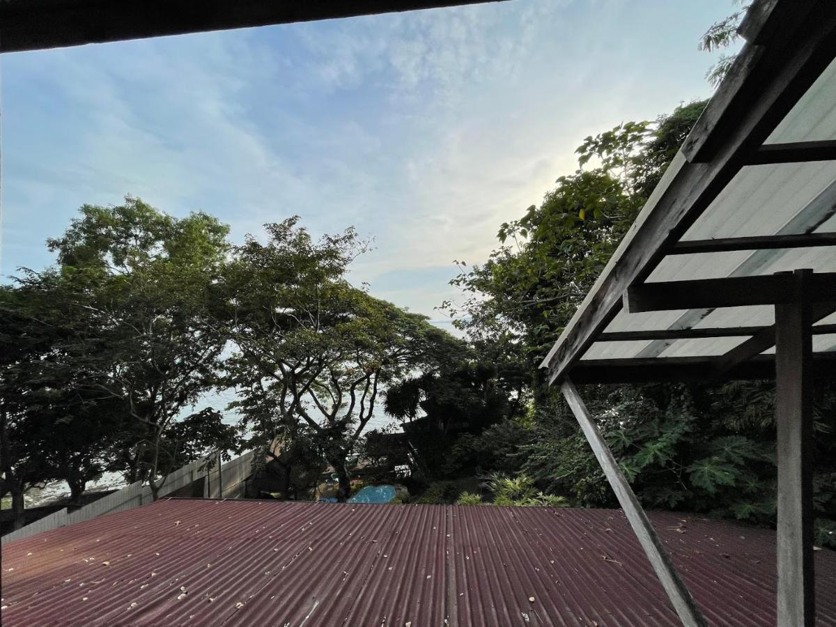 Casita Ysabel Bed & Breakfast Batangas Exterior photo